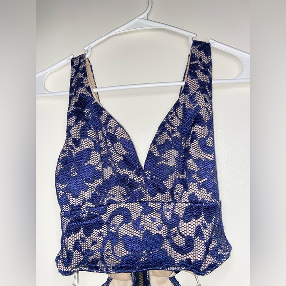 Dress - Picture 3 of 6